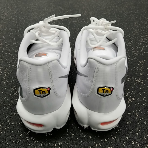 Nike Air Max Plus TN SE Big Logo Mens sz 11 - Picture 5 of 5
